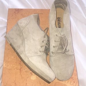 Clark’s-tan wedge bootie